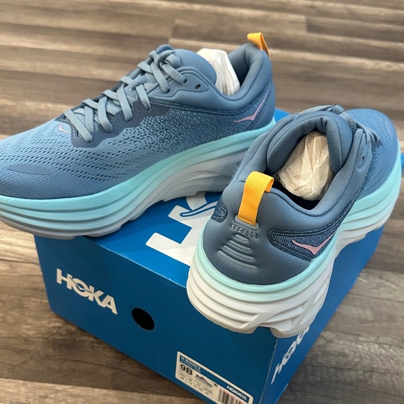 Hoka Shoes - Hoka Bondi 8 sneakers